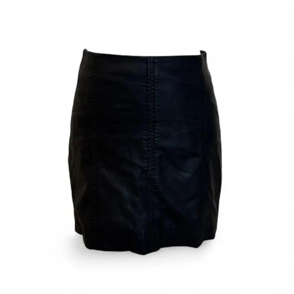 Free People Black Leather Mini Skirt Size 0 (Small) Staple Piece Mini Skirt
